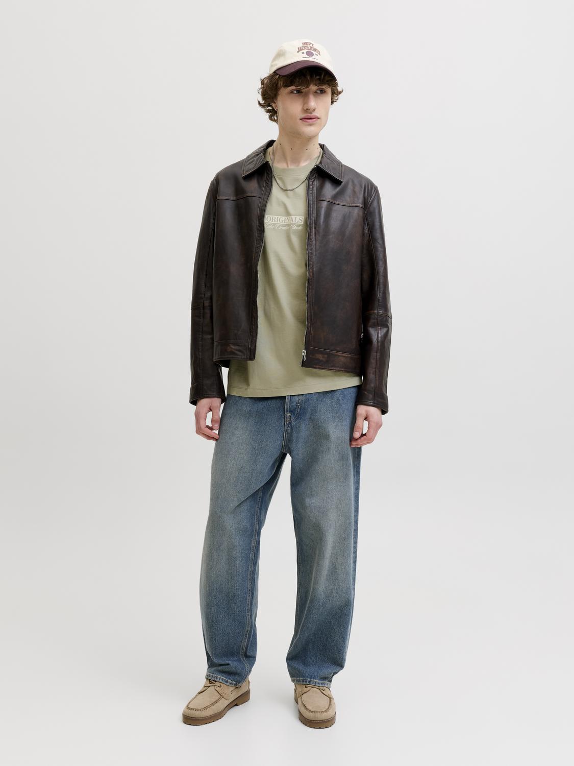 model_shot-front_full